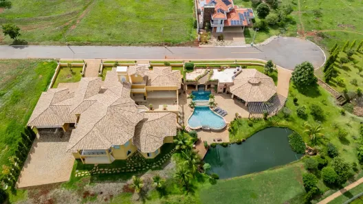 Casa de Condomínio com 4 Quartos à venda, 1100m² no Setor Central, Hidrolândia
