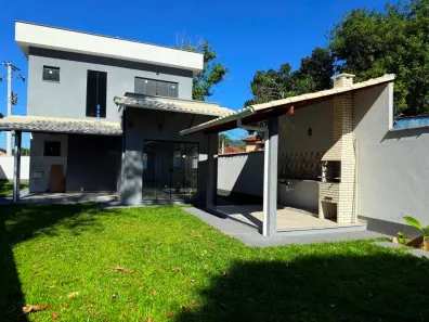 Casa com 4 Quartos para venda ou aluguel, 126m² no Centro, Guapimirim