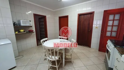 Fazenda / Sítio / Chácara com 5 Quartos à venda, 380m² no Colinas do Piracicaba (Ártemis), Piracicaba