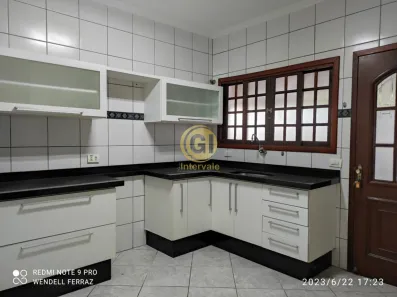 Sobrado com 3 Quartos à venda, 150m² no Vila Aprazível, Jacareí
