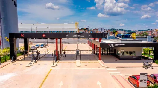 Galpão / Depósito / Armazém para alugar, 1864m² no Padroeira, Osasco