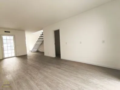 Sobrado com 3 Quartos à venda, 140m² no Água Verde, Blumenau
