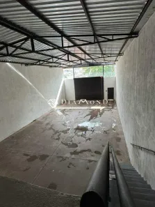 Galpão / Depósito / Armazém à venda, 257m² no Tabajaras, Uberlândia