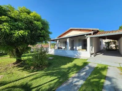 Fazenda / Sítio / Chácara com 4 Quartos à venda, 200m² no , Ipeúna