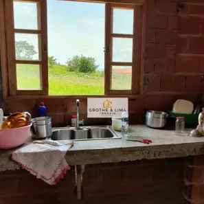 Fazenda / Sítio / Chácara com 4 Quartos à venda, 160m² no Chácara Marambaia, Caçapava