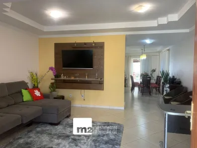 Sobrado com 3 Quartos à venda, 184m² no Santa Genoveva, Goiânia