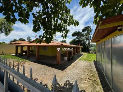 Fazenda / Sítio / Chácara com 3 Quartos à venda, 320m² no Chacara Santa Terezinha, Araçoiaba da Serra