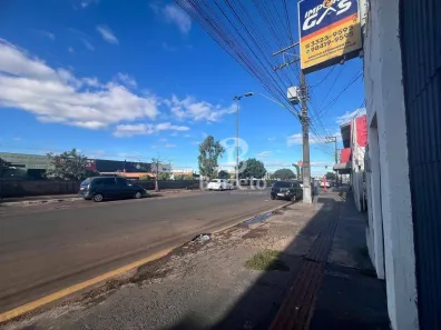 Loja / Salão / Ponto Comercial para alugar, 250m² no Jardim Ana Eliza, Cambé