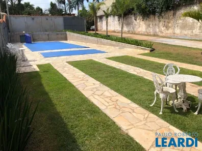 Loja / Salão / Ponto Comercial com 4 Quartos para venda ou aluguel, 290m² no Jardim Estância Brasil, Atibaia