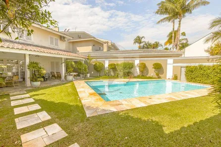 Casa de Condomínio com 5 Quartos para alugar, 385m² no Jardim Acapulco, Guarujá