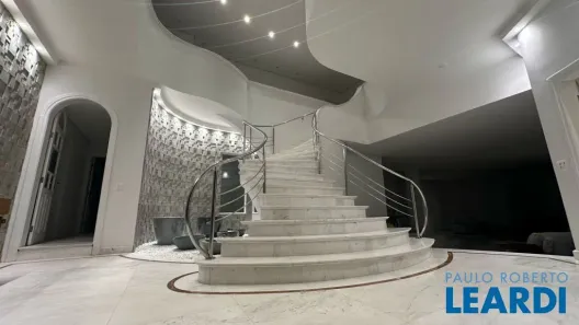 Casa com 5 Quartos para alugar, 1300m² no Tamboré, Santana de Parnaíba