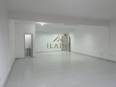 Conjunto Comercial / Sala para alugar, 74m² no Areias, Camboriú