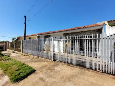 Casa com 3 Quartos para alugar, 85m² no Jardim Oásis, Maringá
