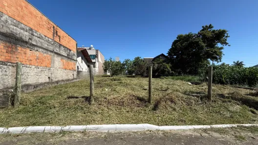 Terreno / Lote / Condomínio à venda, 260m² no Itacolomi, Balneário Piçarras