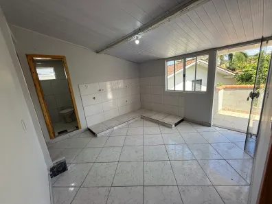 Casa com 2 Quartos para alugar, 55m² no Santa Regina, Camboriú