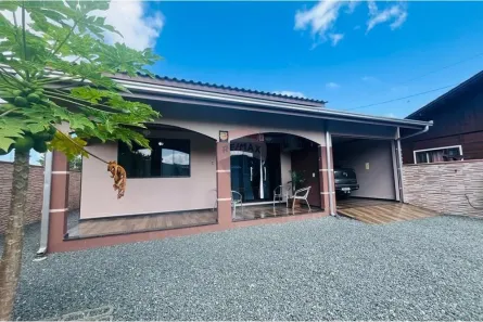 Casa com 2 Quartos à venda, 219m² no Santa Lidia, Penha