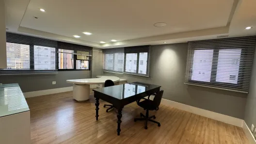 Conjunto Comercial / Sala à venda, 68m² no Bigorrilho, Curitiba