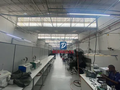 Galpão / Depósito / Armazém para alugar, 1700m² no Taboão, Diadema