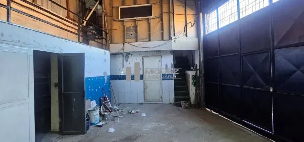 Galpão / Depósito / Armazém com 2 Quartos para alugar, 261m² no São Cristóvão, Rio de Janeiro