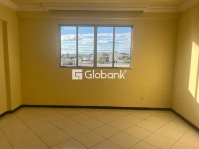 Apartamento com 3 Quartos para venda ou aluguel, 100m² no São José, Montes Claros
