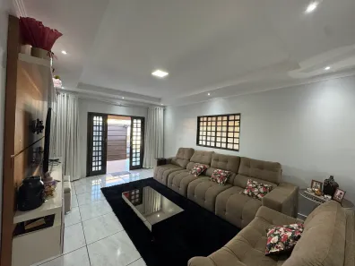 Casa com 5 Quartos à venda, 275m² no , Santo Antônio de Goiás