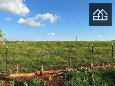 Fazenda / Sítio / Chácara com 3 Quartos à venda, 90m² no Juvinópolis, Cascavel