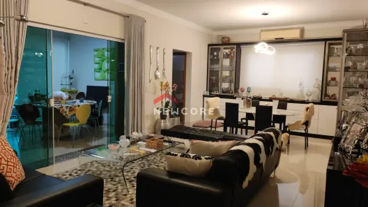 Casa de Condomínio com 3 Quartos à venda, 260m² no Jardim Leblon, Maringá