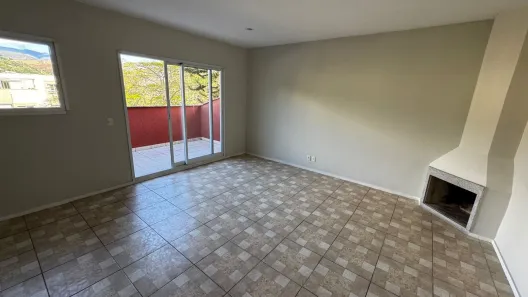 Cobertura com 3 Quartos para alugar, 130m² no Itaipava, Petrópolis