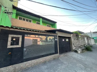 Sobrado com 3 Quartos à venda, 140m² no Santa Terezinha, Mesquita