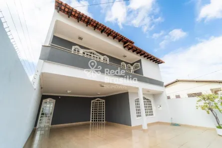 Sobrado com 7 Quartos à venda, 350m² no Taguatinga Norte, Brasília