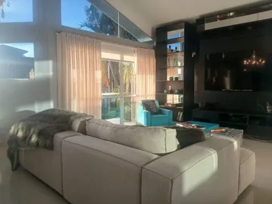 Casa de Condomínio com 4 Quartos à venda, 400m² no Jardim Indaiá, Embu das Artes
