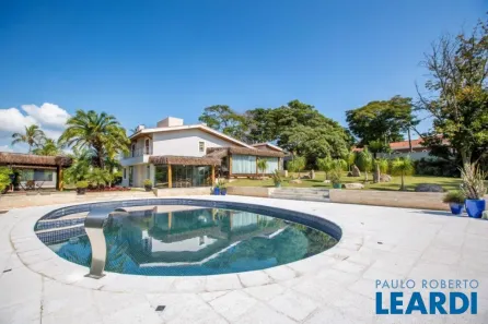 Sobrado com 4 Quartos à venda, 648m² no Vila Santista, Atibaia