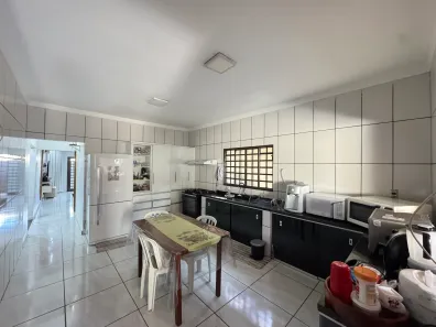 Casa com 5 Quartos à venda, 275m² no , Santo Antônio de Goiás