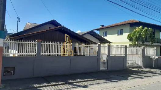 Casa com 3 Quartos à venda, 123m² no Meia Praia, Navegantes