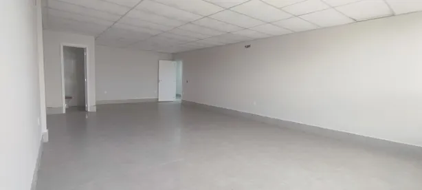 Loja / Salão / Ponto Comercial para alugar, 55m² no Costazul, Rio das Ostras