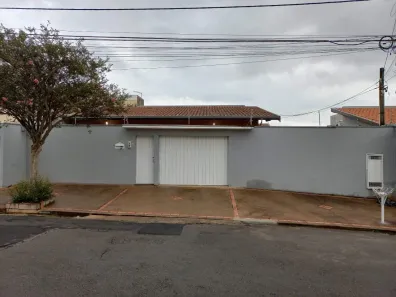 Casa com 3 Quartos para alugar, 210m² no Residencial Chácara São José, Limeira