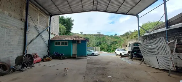 Galpão / Depósito / Armazém à venda, 700m² no Voldac, Volta Redonda