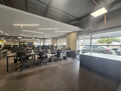Loja / Salão / Ponto Comercial com 1 Quarto para alugar, 600m² no Seminário, Curitiba
