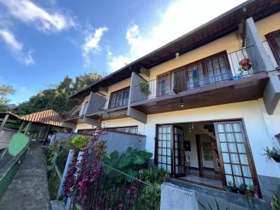 Casa de Condomínio com 2 Quartos à venda, 75m² no Castelanea, Petrópolis