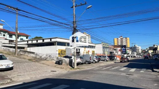 Galpão / Depósito / Armazém à venda, 600m² no Capoeiras, Florianópolis