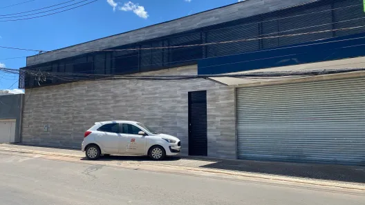 Galpão / Depósito / Armazém com 1 Quarto para alugar, 240m² no Setor Habitacional Vicente Pires - Trecho 3, Brasília