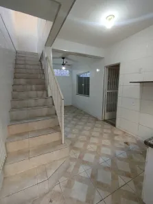 Casa com 3 Quartos para alugar, 120m² no Vila Emil, Mesquita