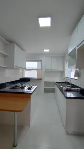Casa de Condomínio com 4 Quartos à venda, 210m² no Jardim Limoeiro, Camaçari