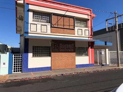 Prédio Inteiro para venda ou aluguel, 300m² no Vila Xavier (Vila Xavier), Araraquara