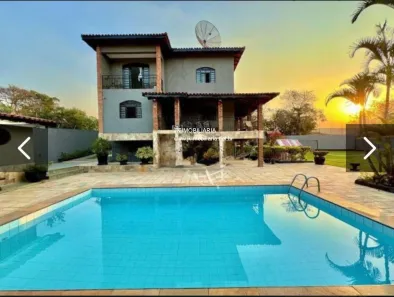 Fazenda / Sítio / Chácara com 6 Quartos para venda ou aluguel, 700m² no Vitória Régia, Atibaia