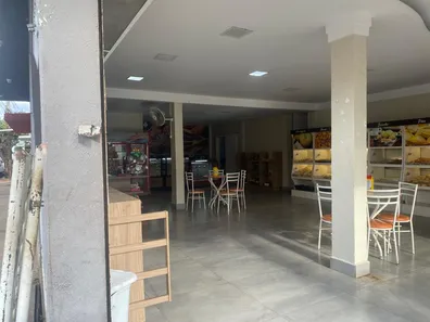 Loja / Salão / Ponto Comercial para venda ou aluguel, 297m² no Maracanã, Montes Claros