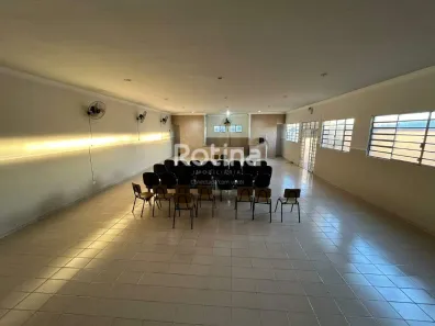 Galpão / Depósito / Armazém à venda, 181m² no Planalto, Uberlândia