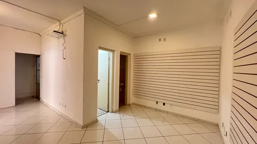 Conjunto Comercial / Sala para alugar, 95m² no Centro, Salto