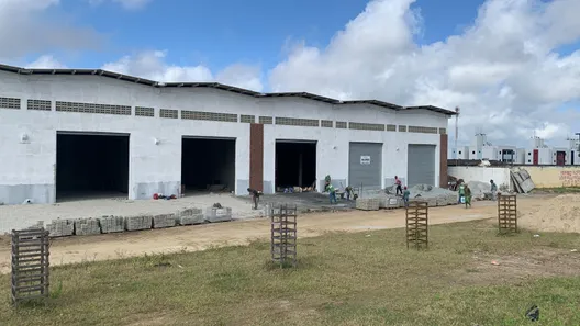 Galpão / Depósito / Armazém para alugar, 211m² no Centenário, Campina Grande
