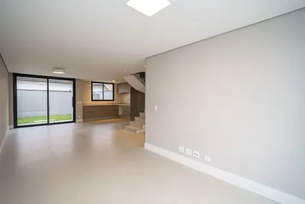 Sobrado com 3 Quartos para alugar, 167m² no Guabirotuba, Curitiba